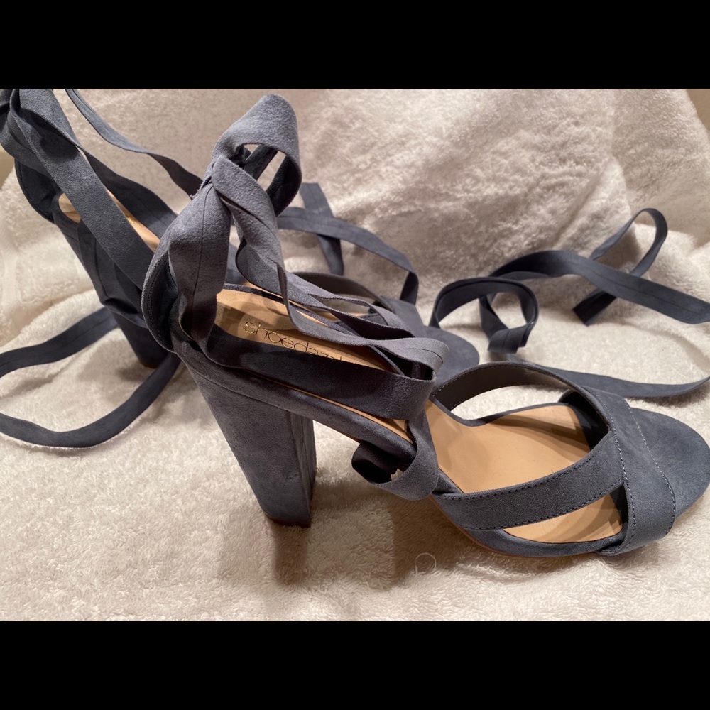 Ladies sandals